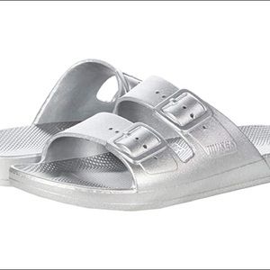 Freedom Moses Women’s Slides 40/41